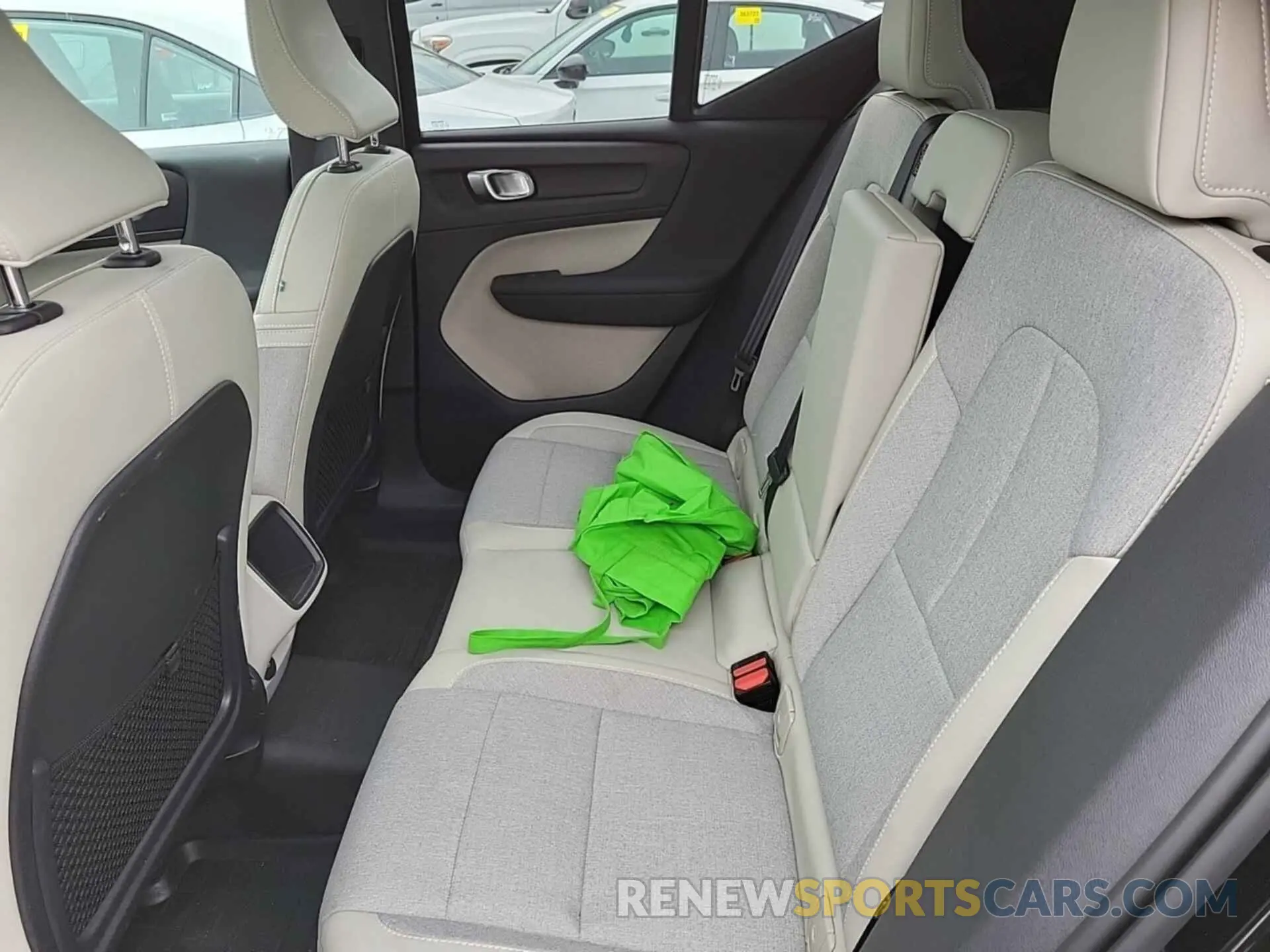 3 Photograph of a damaged car YV4AC2HK7L2342192 VOLVO XC40 2020