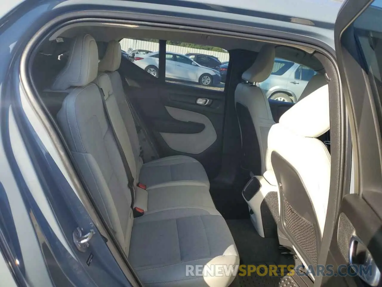 10 Photograph of a damaged car YV4AC2HK8L2210655 VOLVO XC40 2020