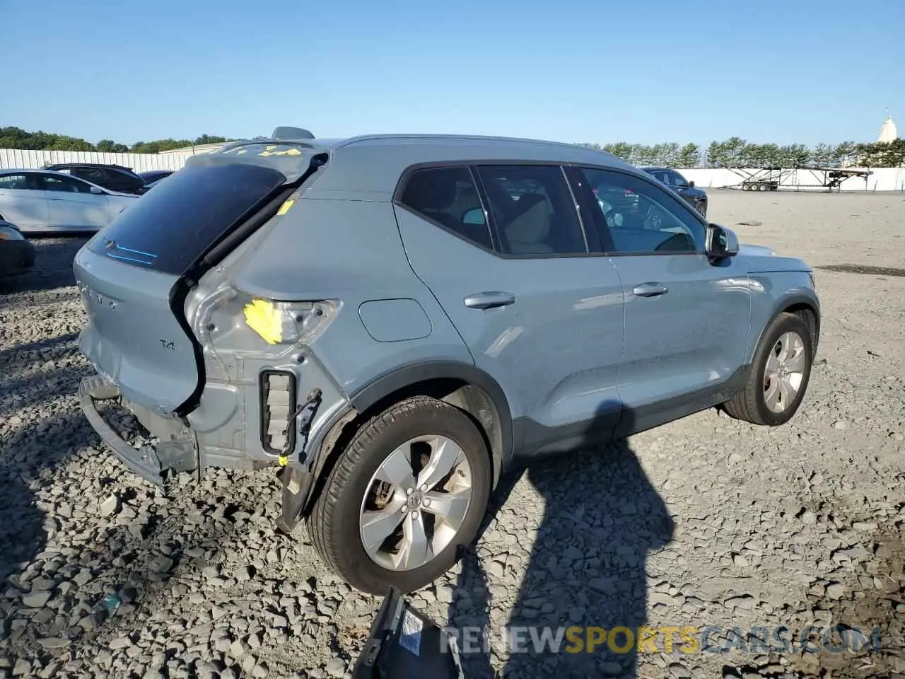 3 Photograph of a damaged car YV4AC2HK8L2210655 VOLVO XC40 2020