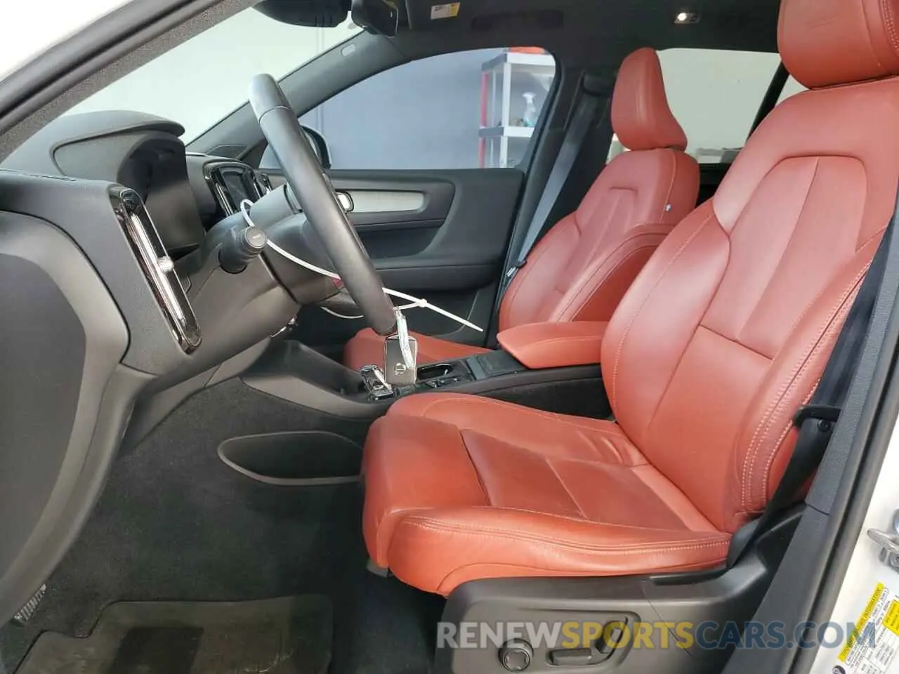 7 Photograph of a damaged car YV4AC2HL9L2240921 VOLVO XC40 2020