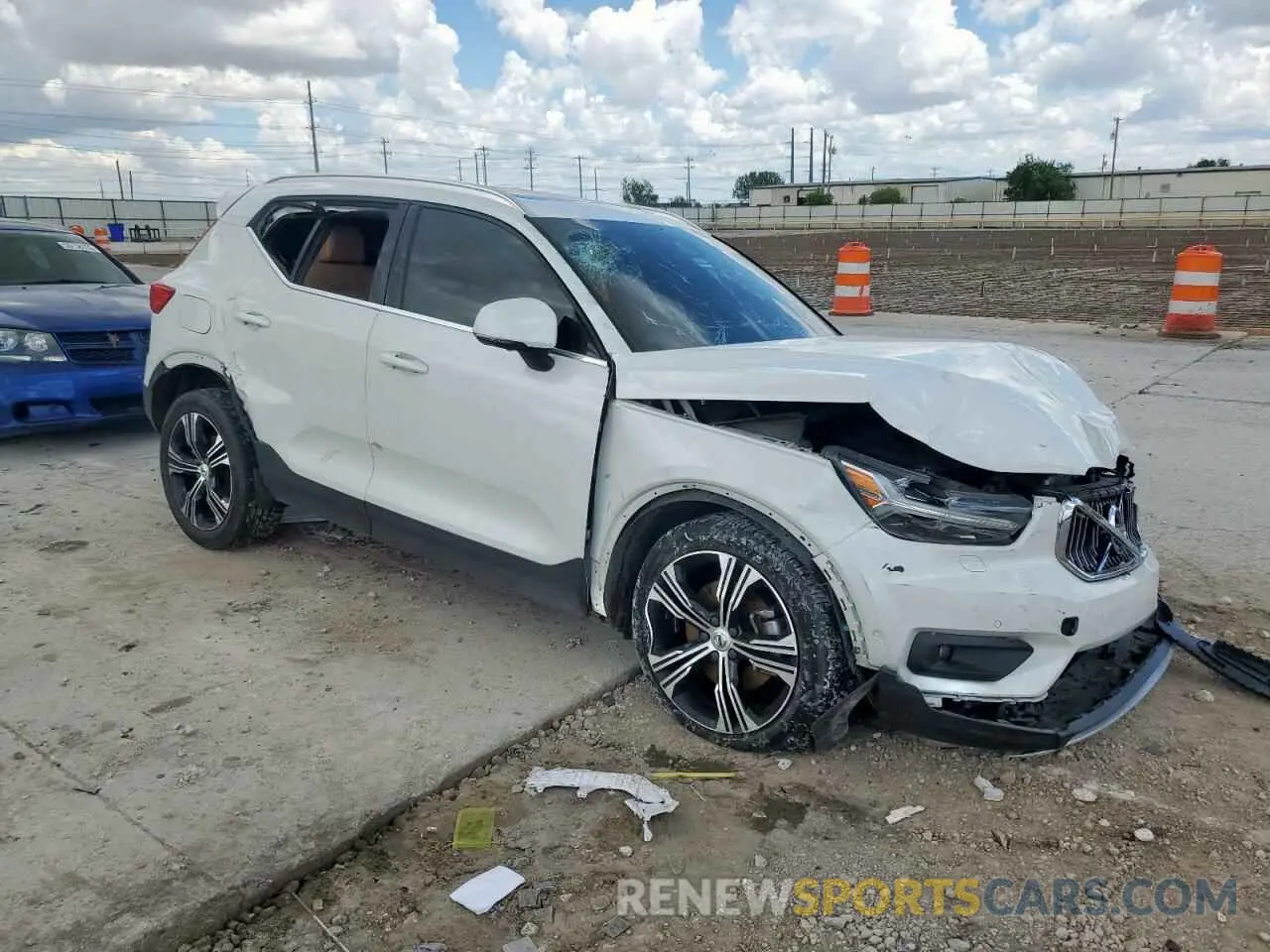 4 Photograph of a damaged car YV4AC2HL9L2244158 VOLVO XC40 2020