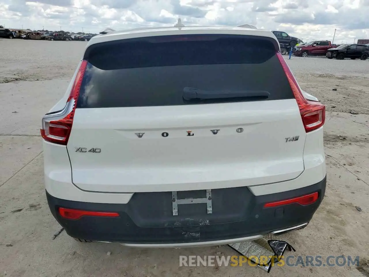 6 Photograph of a damaged car YV4AC2HL9L2244158 VOLVO XC40 2020