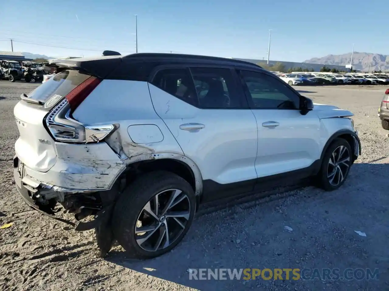 3 Photograph of a damaged car YV4AC2HM0L2172369 VOLVO XC40 2020