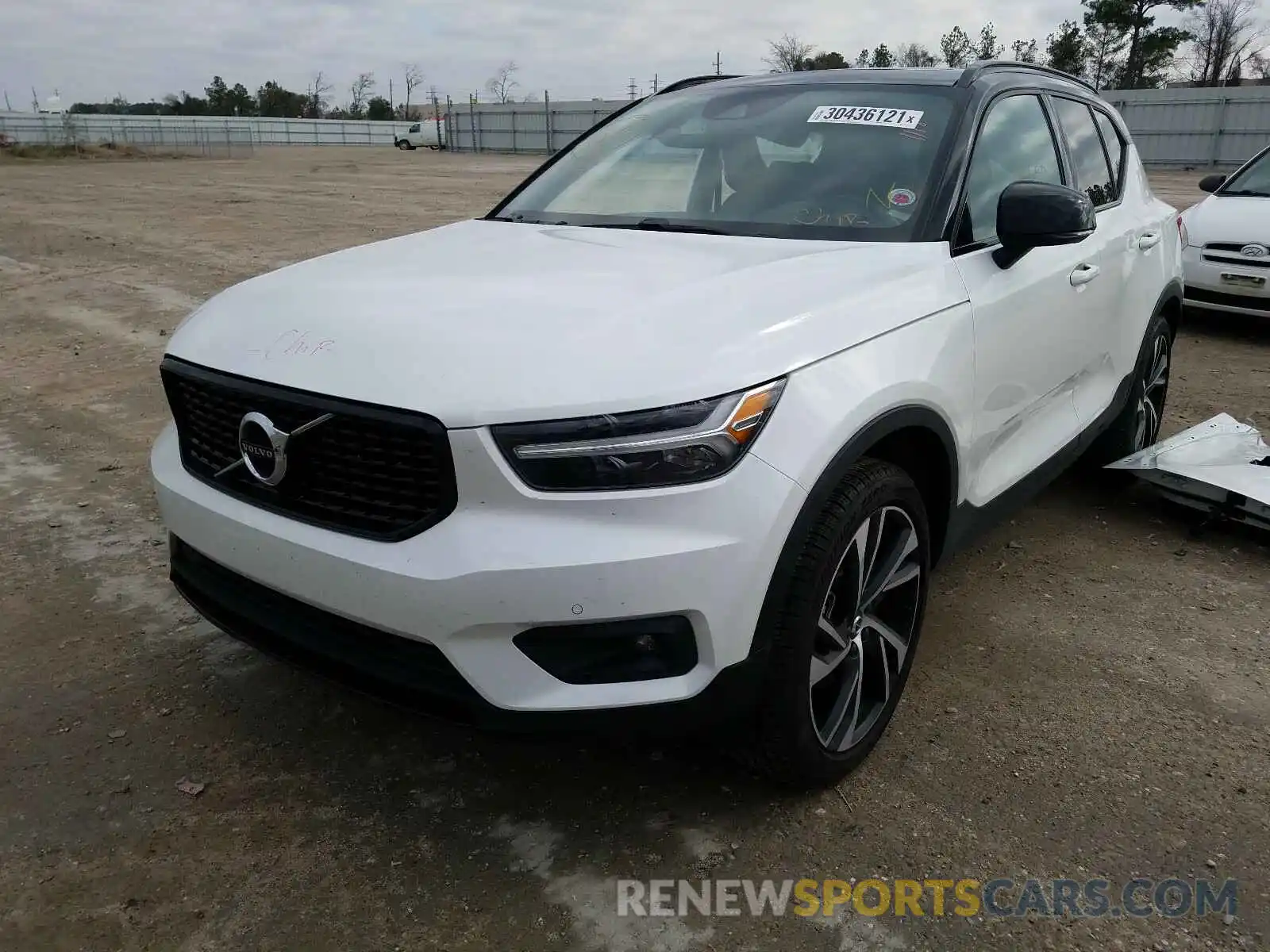 2 Photograph of a damaged car YV4AC2HM0L2306572 VOLVO XC40 2020