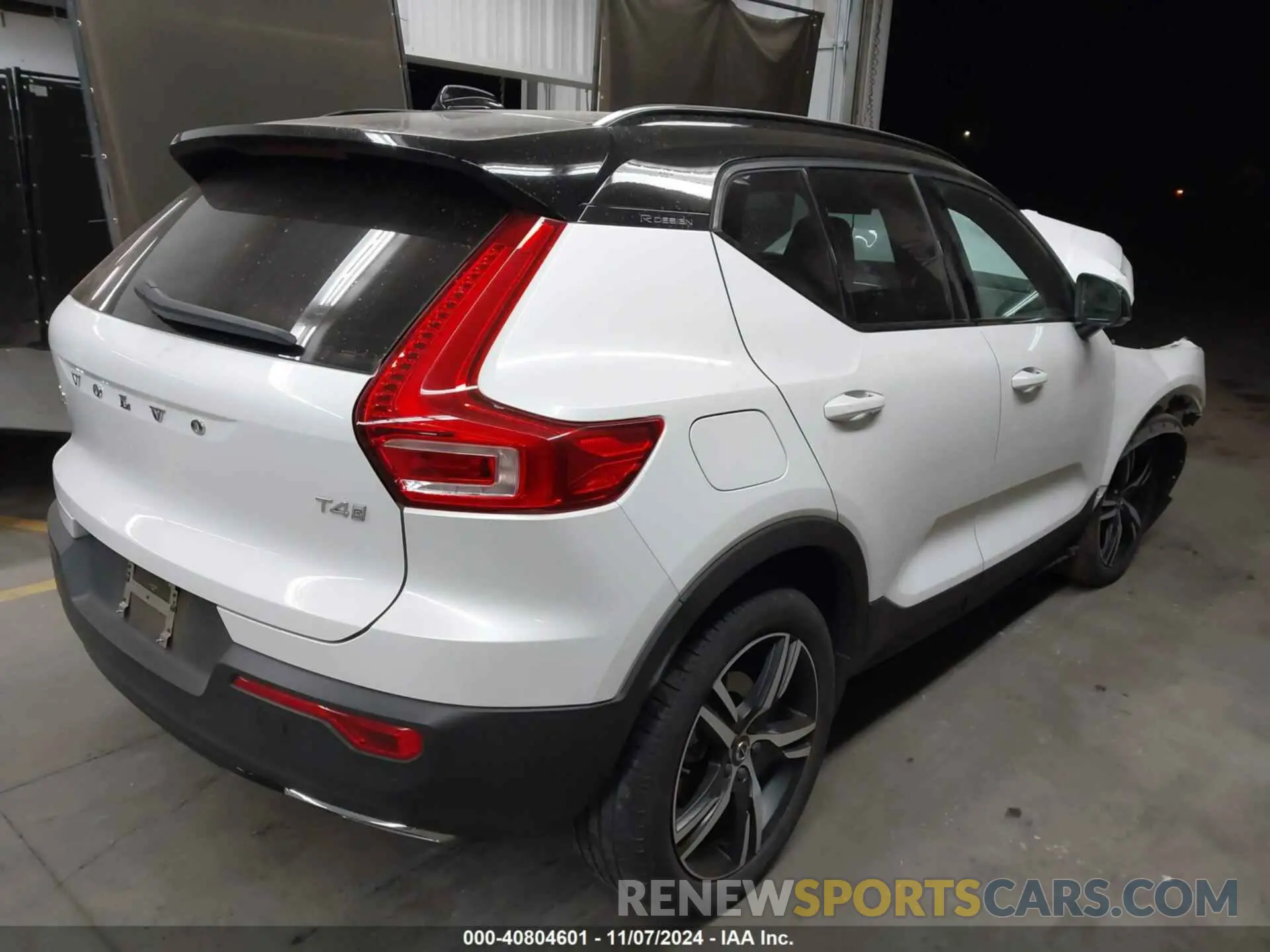 4 Photograph of a damaged car YV4AC2HM2L2335488 VOLVO XC40 2020
