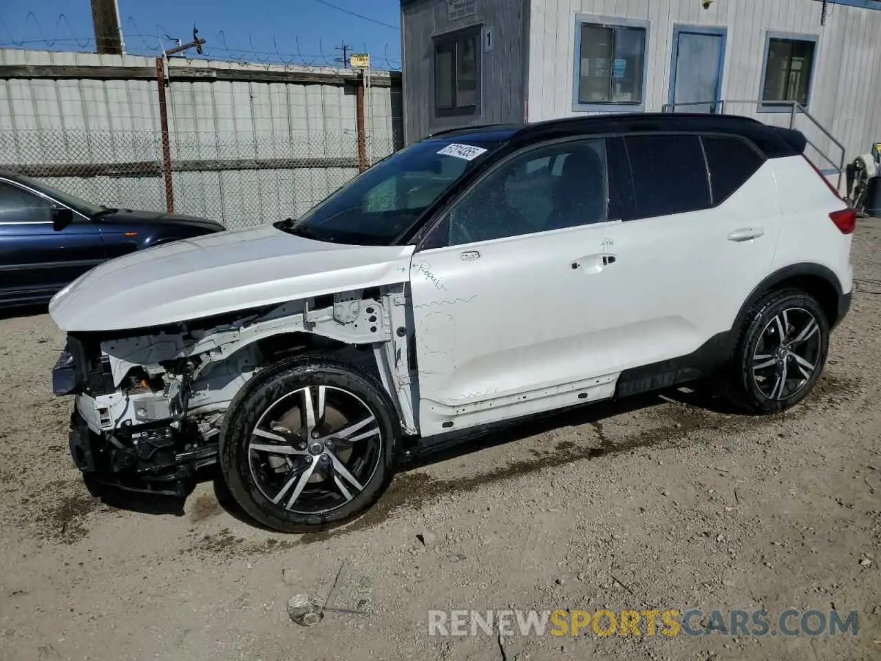 1 Photograph of a damaged car YV4AC2HM8L2346253 VOLVO XC40 2020