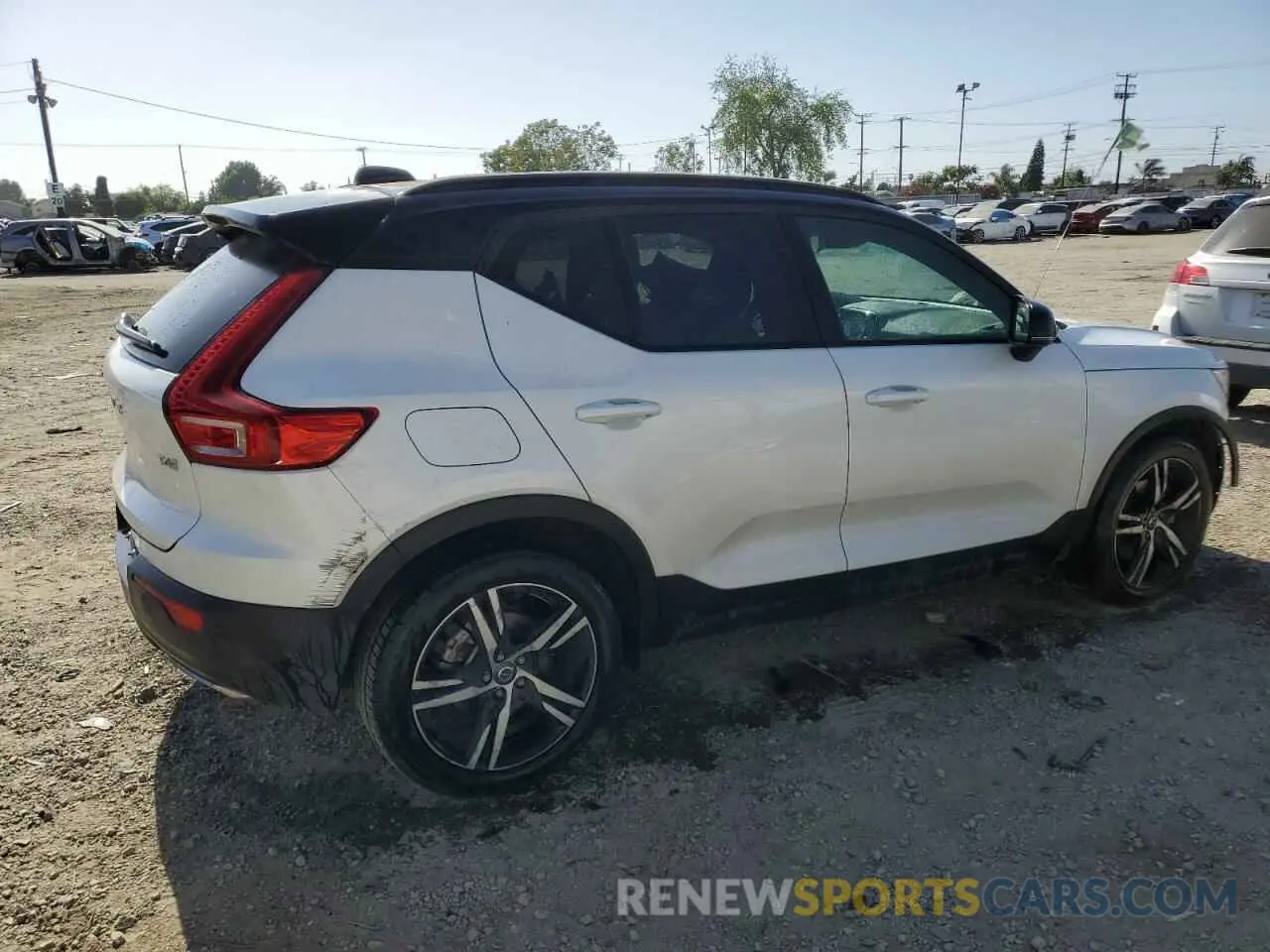3 Photograph of a damaged car YV4AC2HM8L2346253 VOLVO XC40 2020