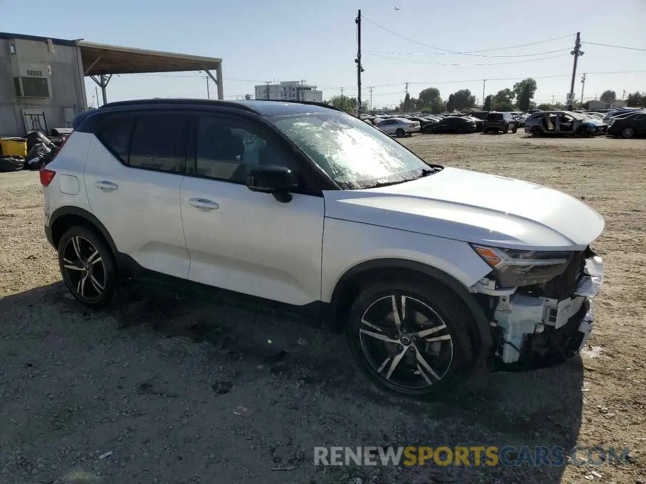 4 Photograph of a damaged car YV4AC2HM8L2346253 VOLVO XC40 2020