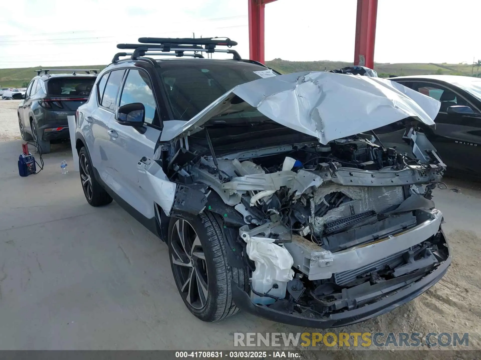 1 Photograph of a damaged car YV4AC2HM9L2254343 VOLVO XC40 2020