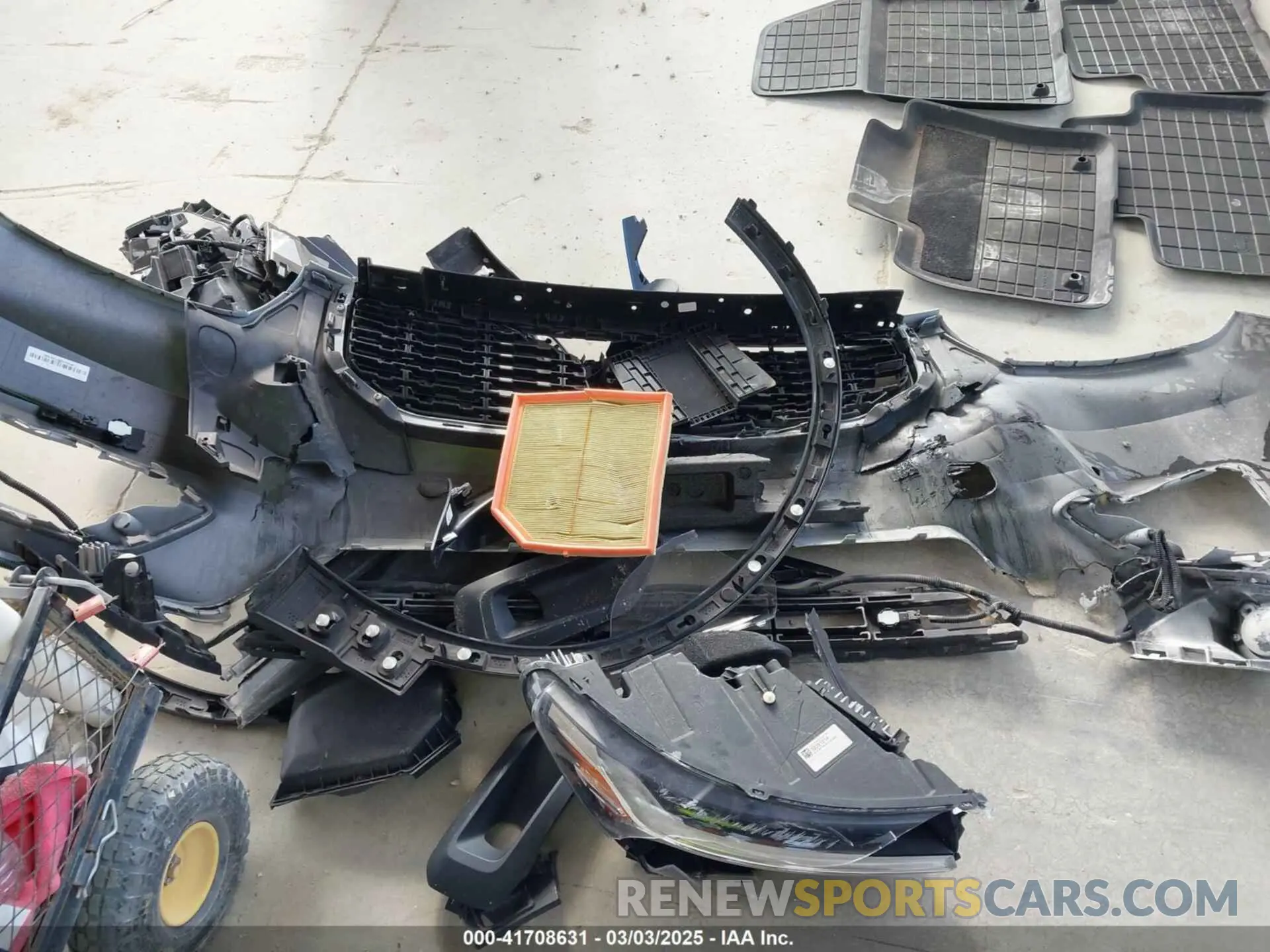 12 Photograph of a damaged car YV4AC2HM9L2254343 VOLVO XC40 2020