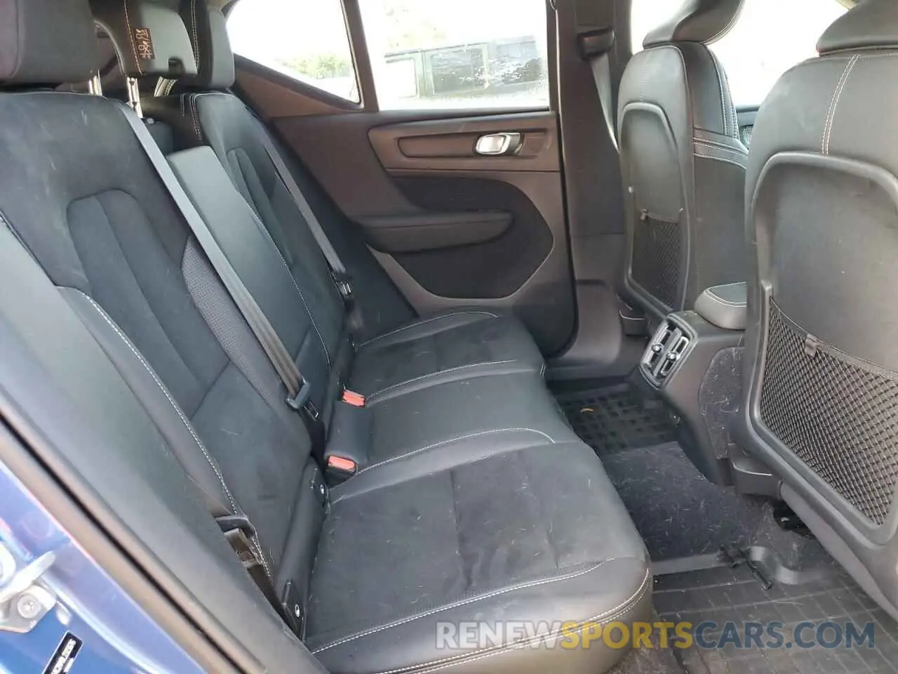11 Photograph of a damaged car YV4AC2HM9L2323676 VOLVO XC40 2020
