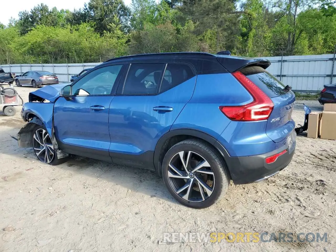 2 Photograph of a damaged car YV4AC2HM9L2323676 VOLVO XC40 2020