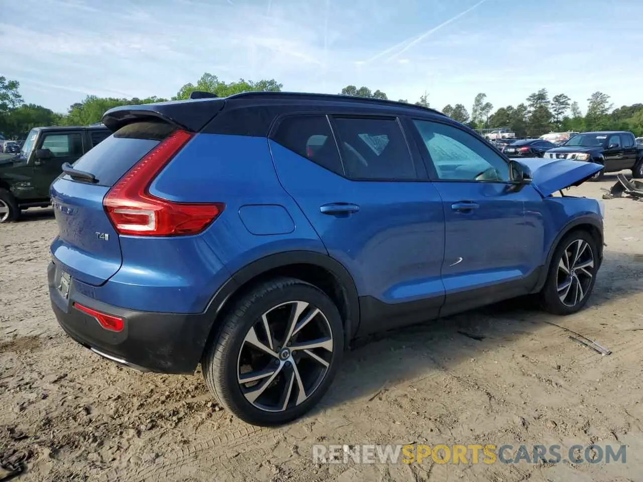 3 Photograph of a damaged car YV4AC2HM9L2323676 VOLVO XC40 2020