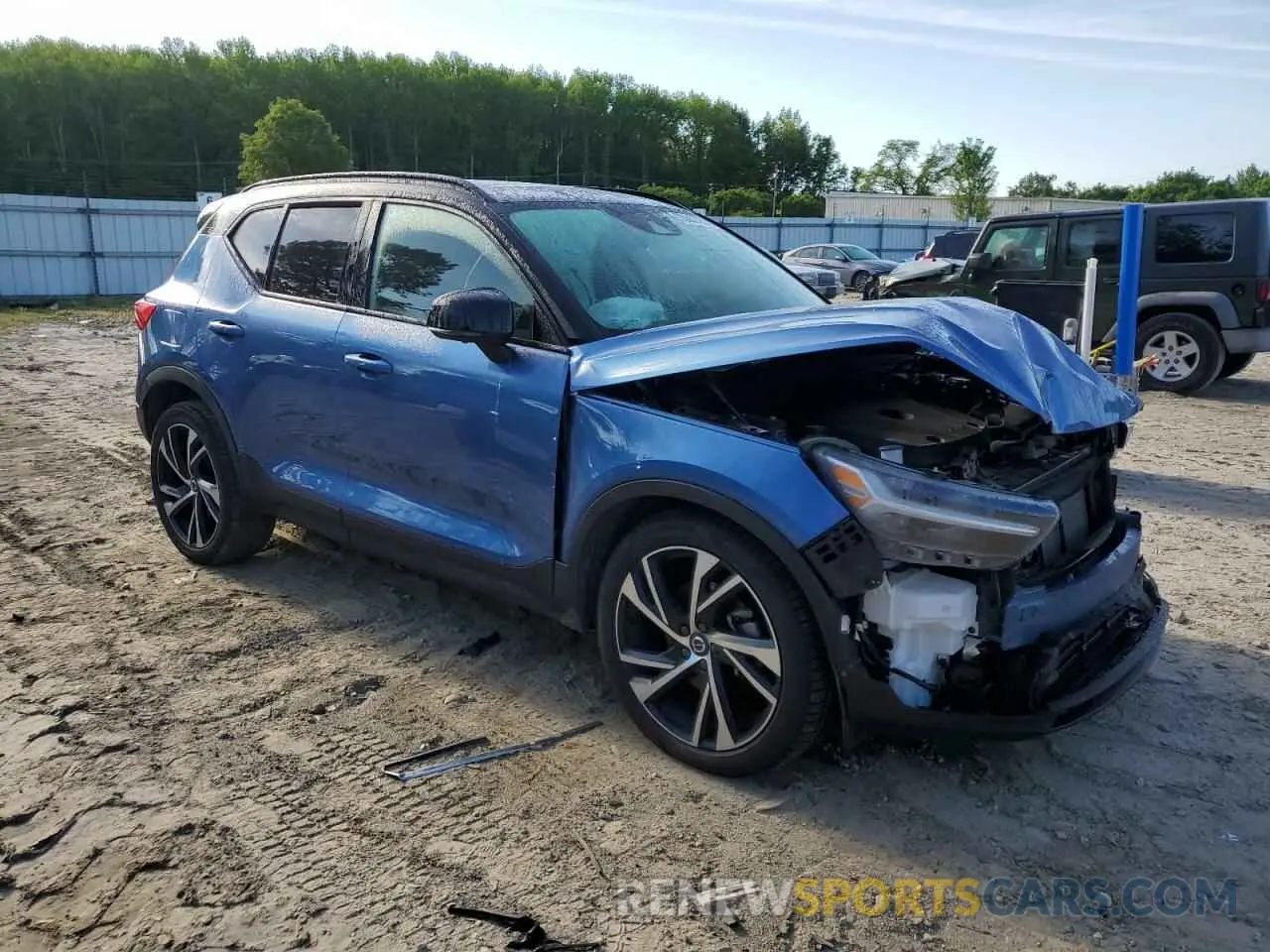 4 Photograph of a damaged car YV4AC2HM9L2323676 VOLVO XC40 2020