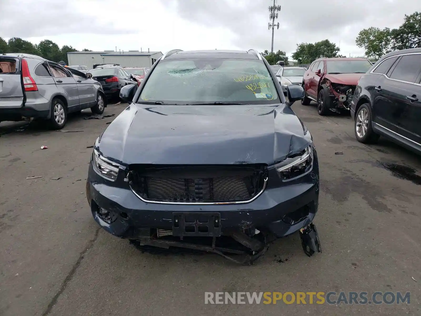 9 Photograph of a damaged car YV4162UK0M2432847 VOLVO XC40 2021