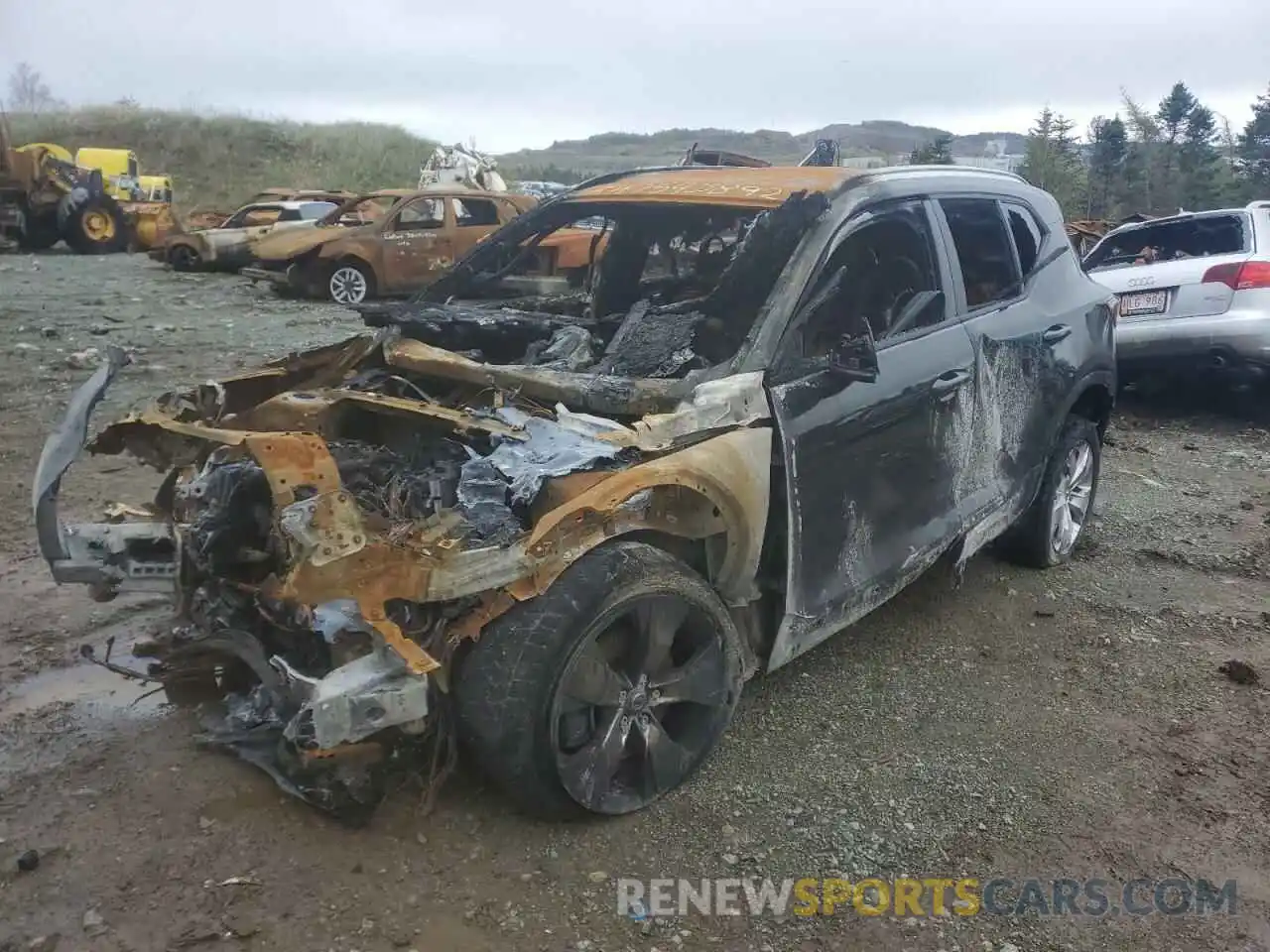 2 Photograph of a damaged car YV4162UK0M2464164 VOLVO XC40 2021