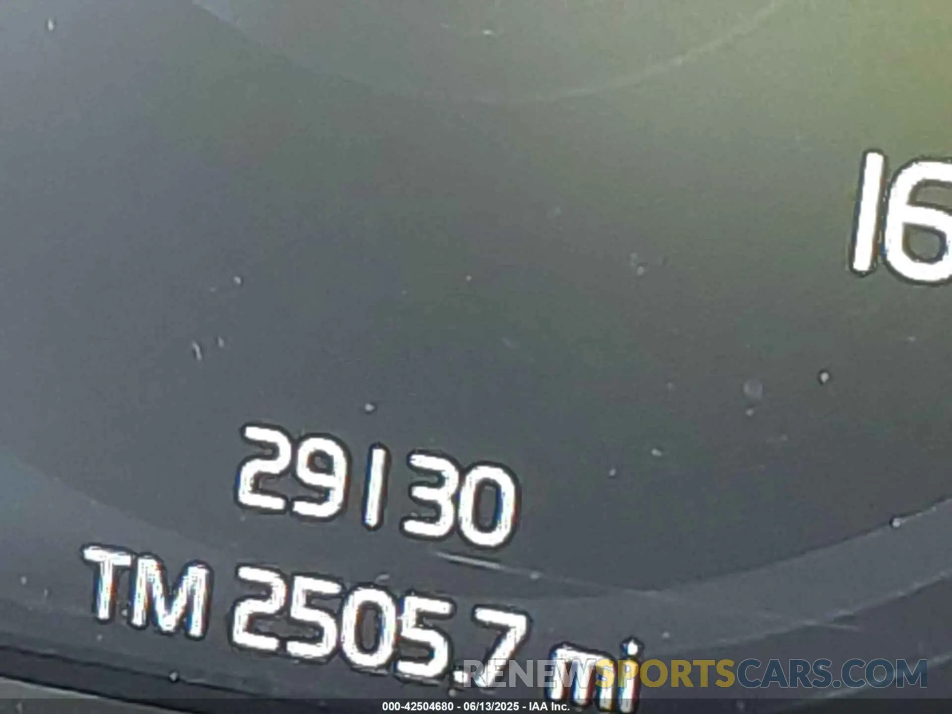 16 Photograph of a damaged car YV4162UK1M2464500 VOLVO XC40 2021