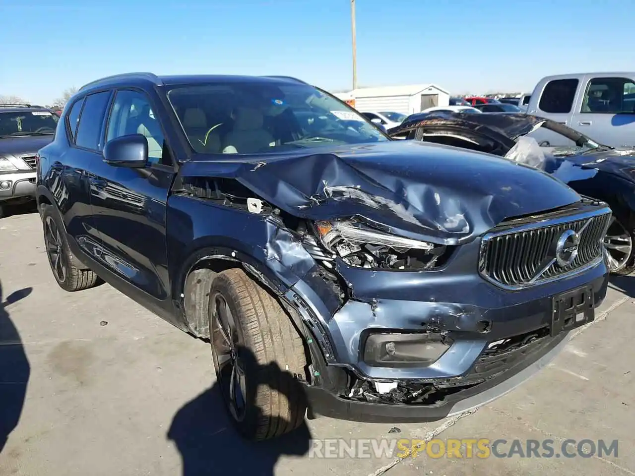 1 Photograph of a damaged car YV4162UK2M2422546 VOLVO XC40 2021