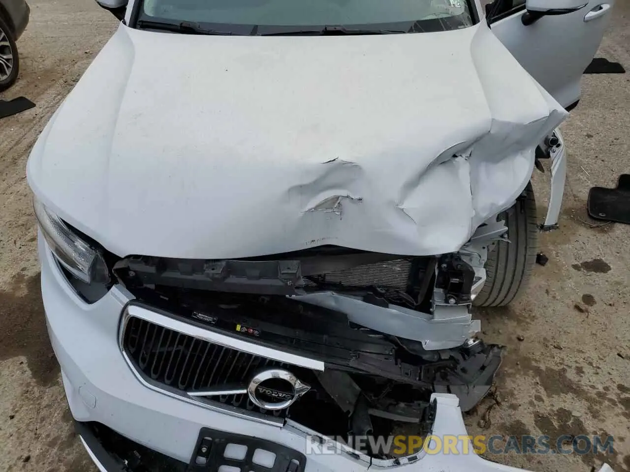 12 Photograph of a damaged car YV4162UK2M2565707 VOLVO XC40 2021
