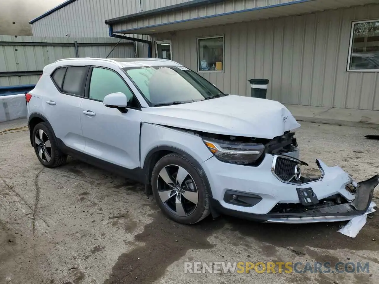4 Photograph of a damaged car YV4162UK2M2565707 VOLVO XC40 2021