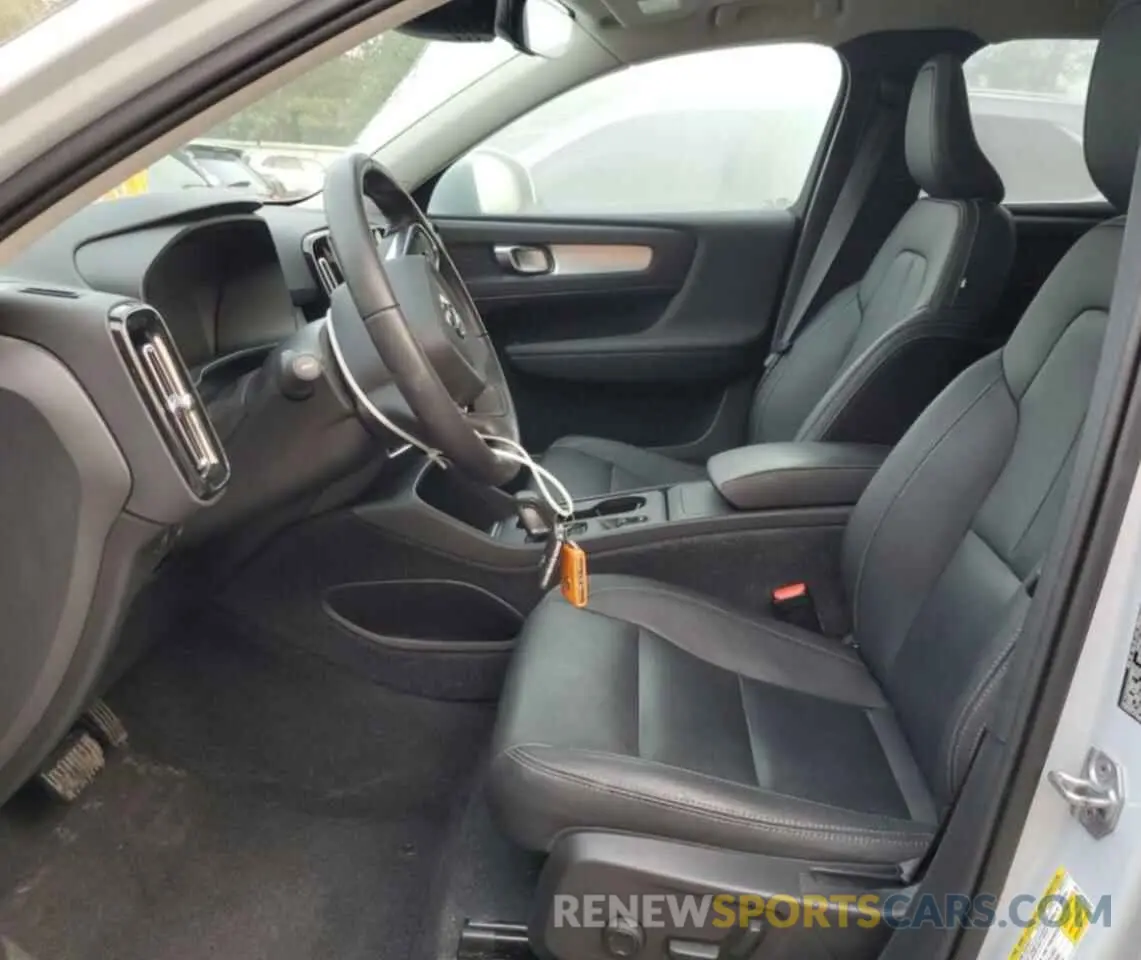 7 Photograph of a damaged car YV4162UK2M2565707 VOLVO XC40 2021
