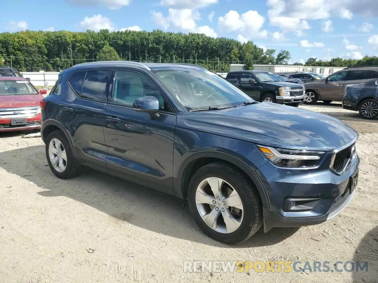 4 Photograph of a damaged car YV4162UK3M2451487 VOLVO XC40 2021