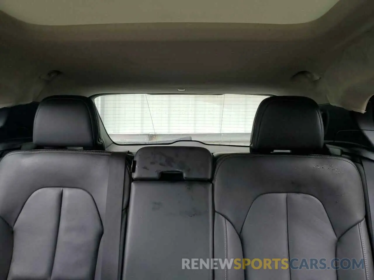 10 Photograph of a damaged car YV4162UK5M2422718 VOLVO XC40 2021
