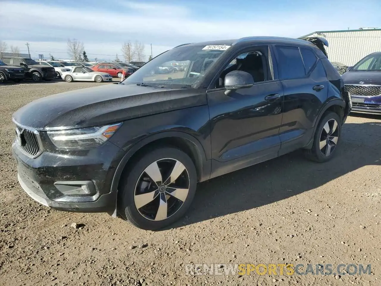 1 Photograph of a damaged car YV4162UK6M2423599 VOLVO XC40 2021