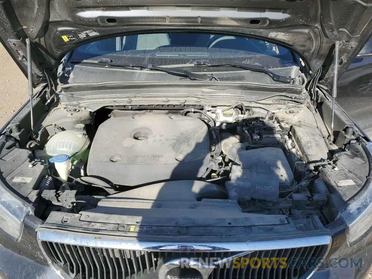 12 Photograph of a damaged car YV4162UK6M2423599 VOLVO XC40 2021