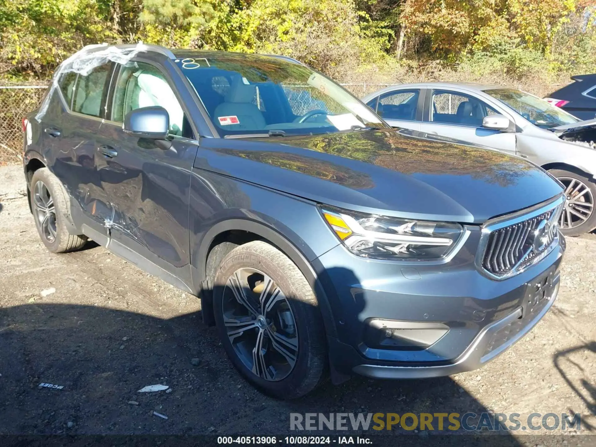 1 Photograph of a damaged car YV4162UL1M2576108 VOLVO XC40 2021
