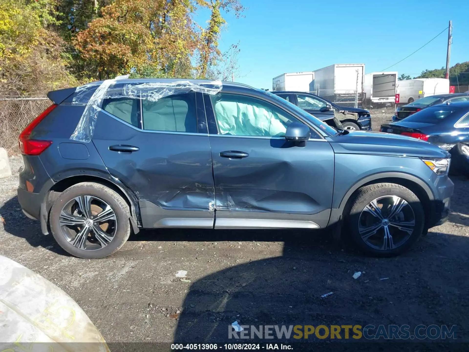 13 Photograph of a damaged car YV4162UL1M2576108 VOLVO XC40 2021