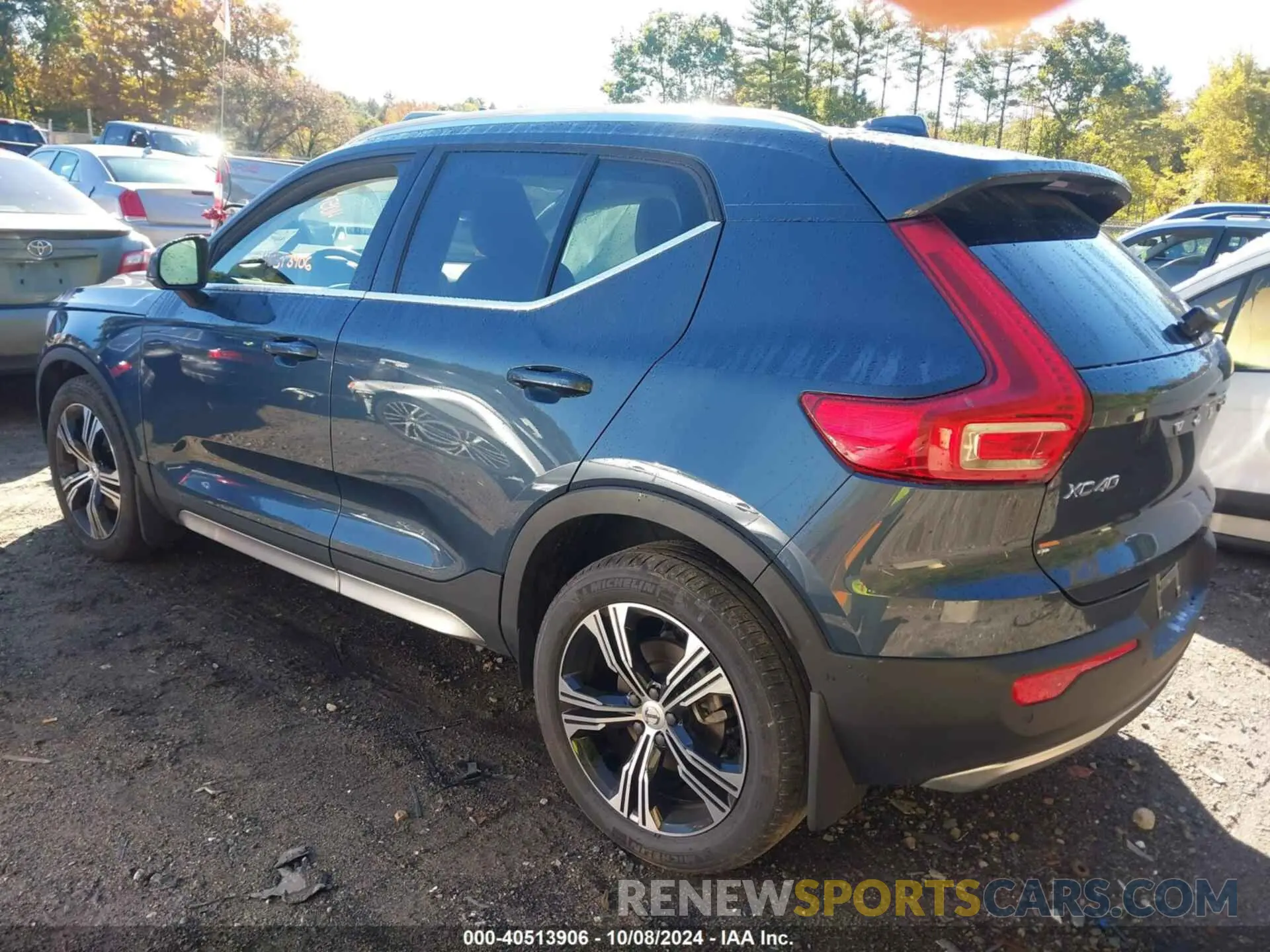 3 Photograph of a damaged car YV4162UL1M2576108 VOLVO XC40 2021