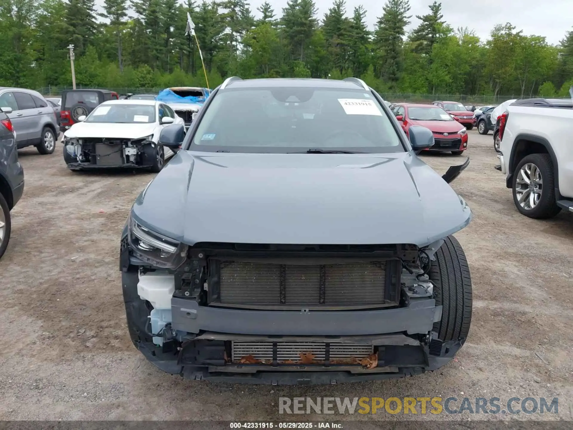 13 Photograph of a damaged car YV4162UL2M2432602 VOLVO XC40 2021
