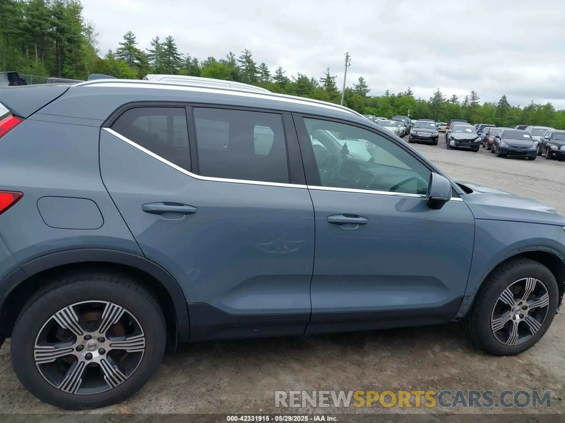 14 Photograph of a damaged car YV4162UL2M2432602 VOLVO XC40 2021