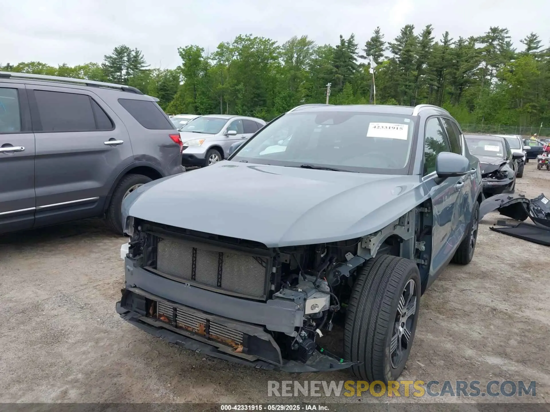 2 Photograph of a damaged car YV4162UL2M2432602 VOLVO XC40 2021