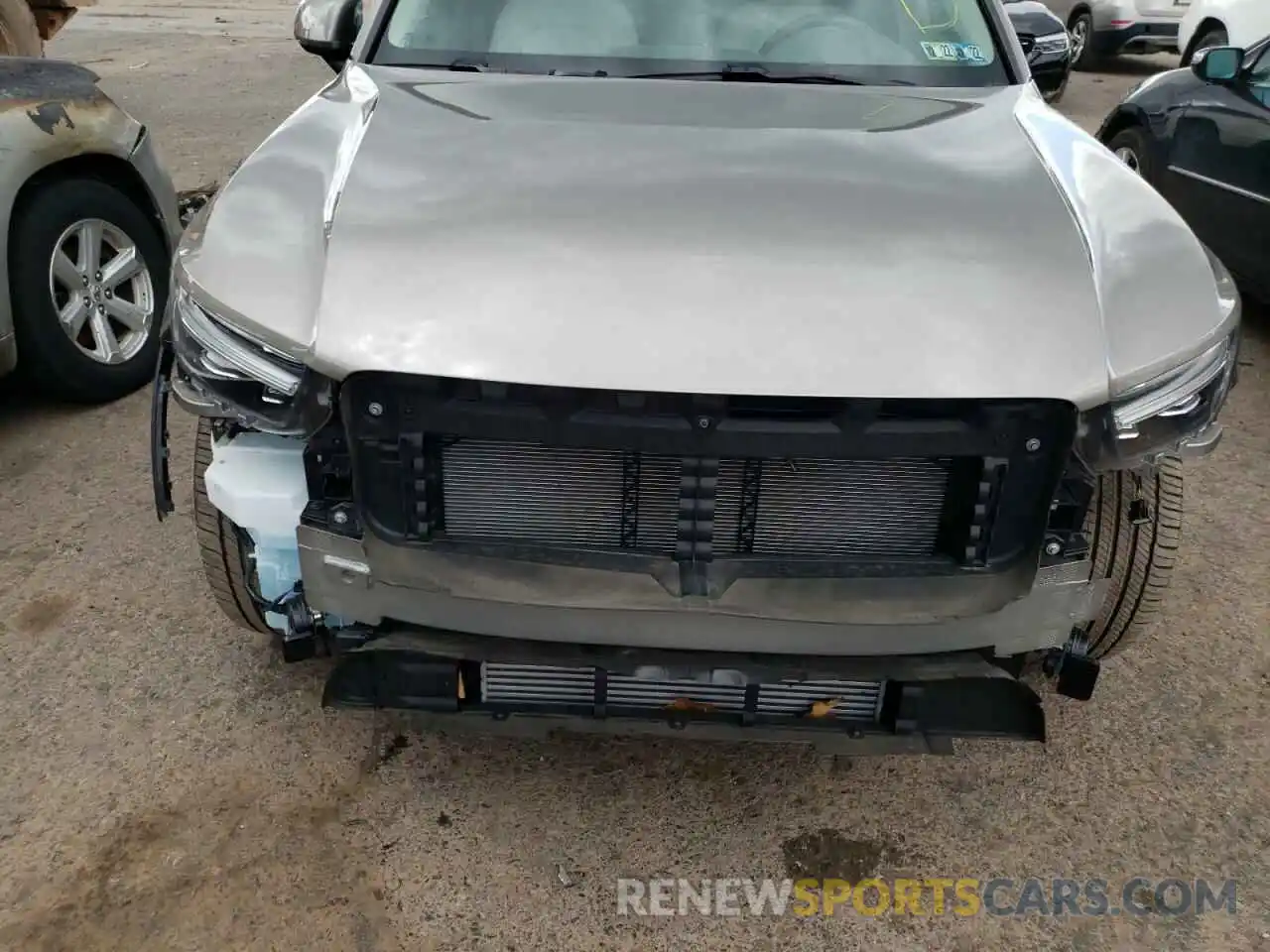 9 Photograph of a damaged car YV4162UL3M2486197 VOLVO XC40 2021