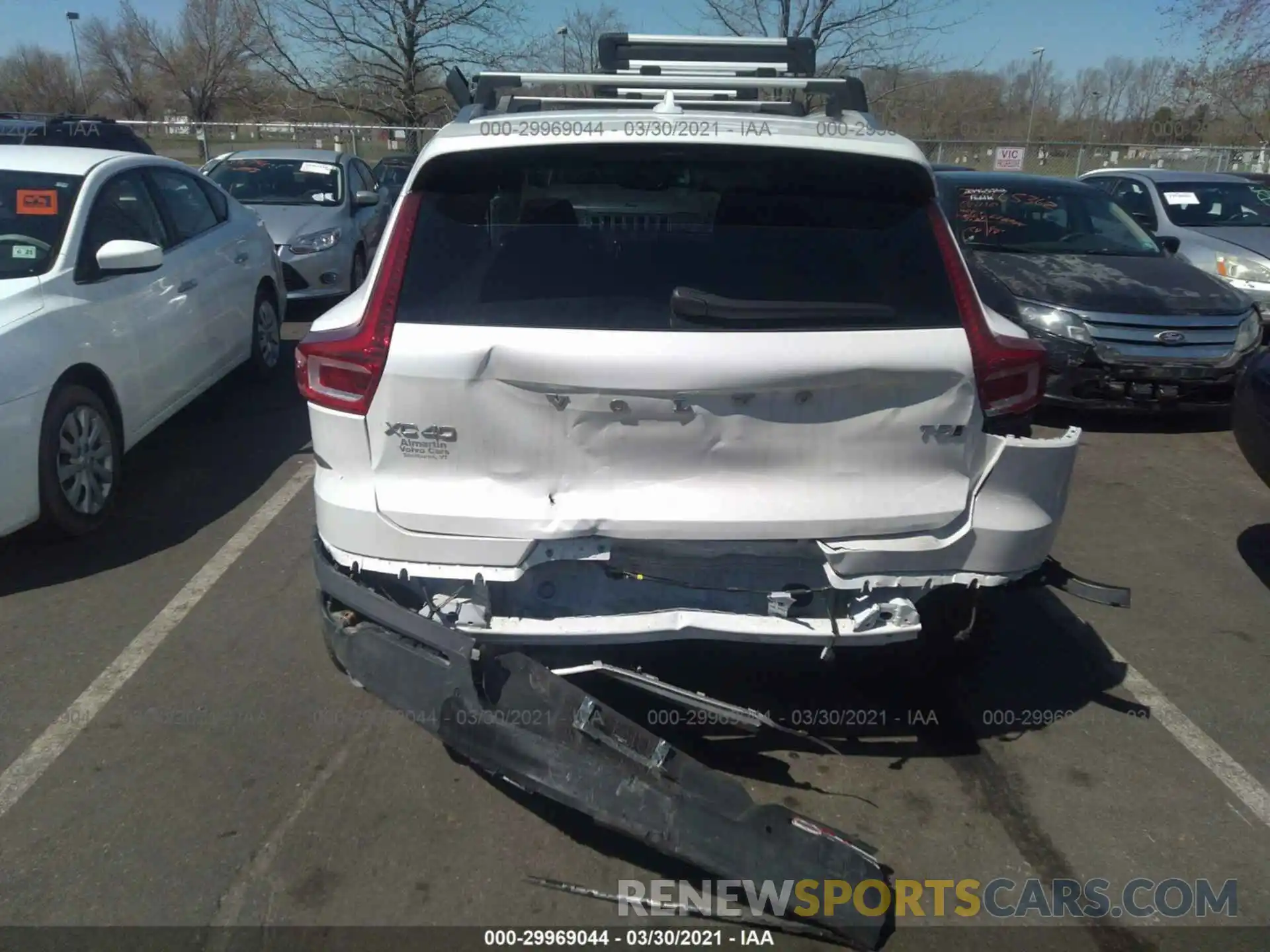 6 Photograph of a damaged car YV4162UL3M2487222 VOLVO XC40 2021