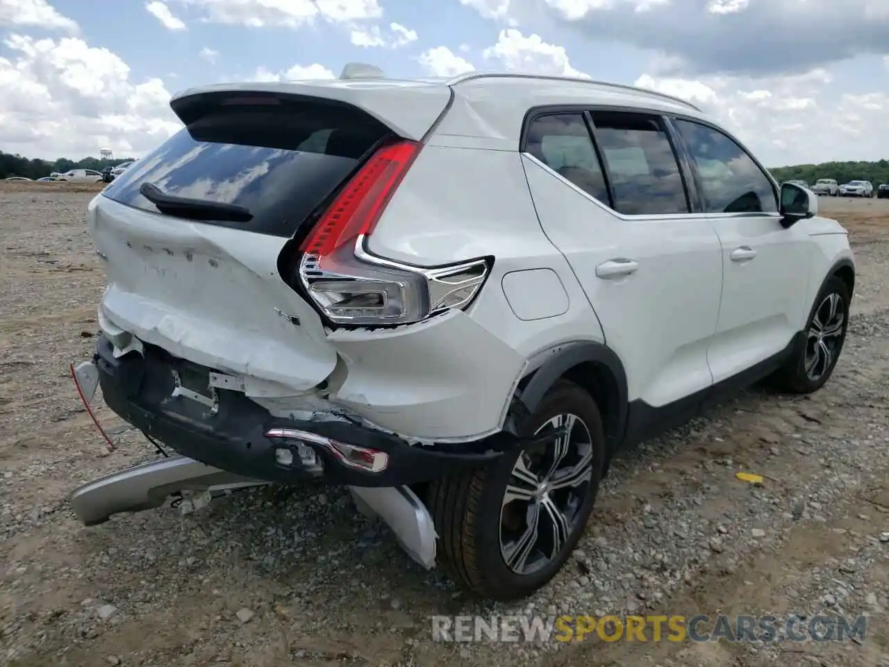 4 Photograph of a damaged car YV4162UL4M2415560 VOLVO XC40 2021