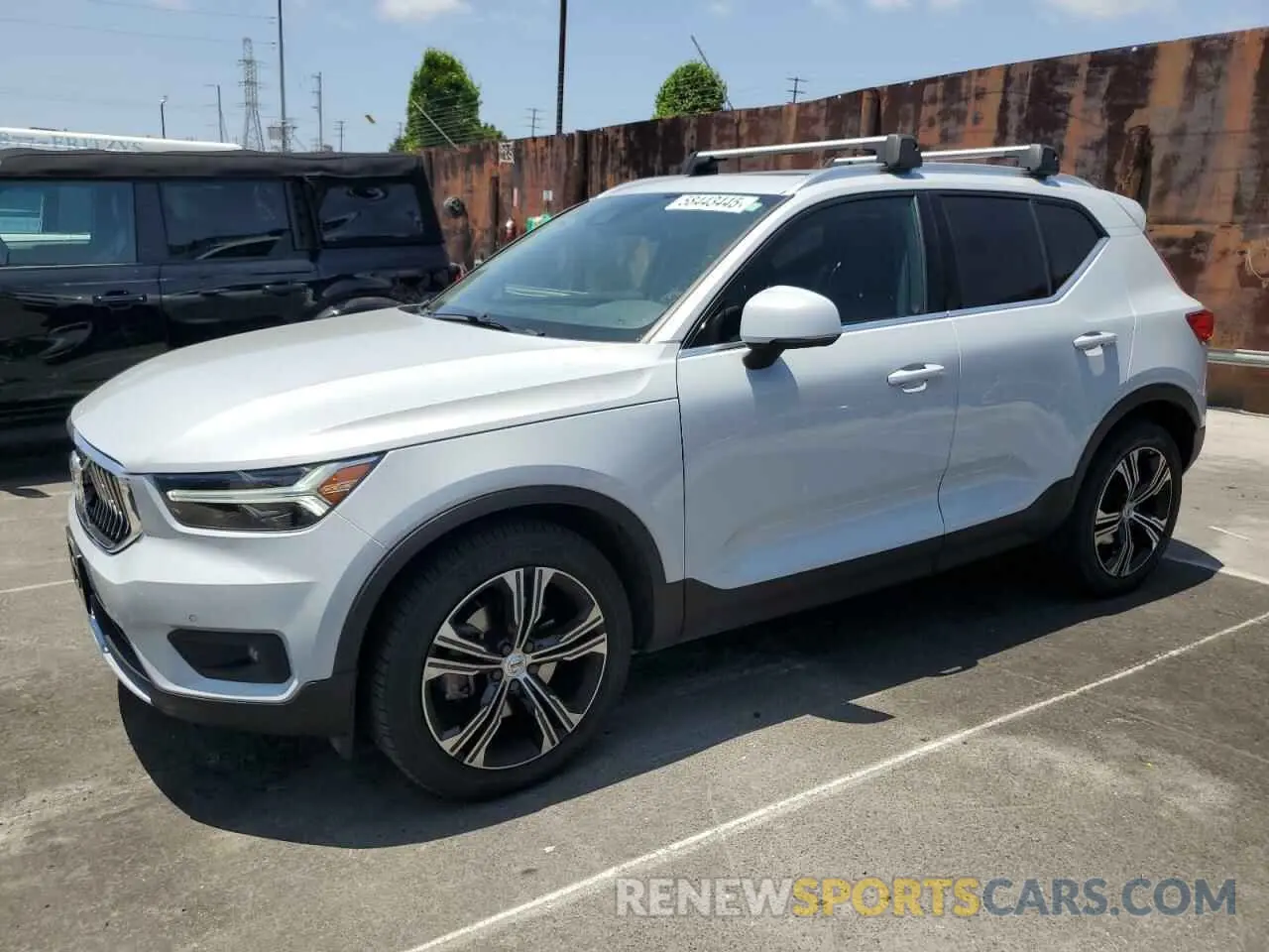 1 Photograph of a damaged car YV4162UL5M2564818 VOLVO XC40 2021