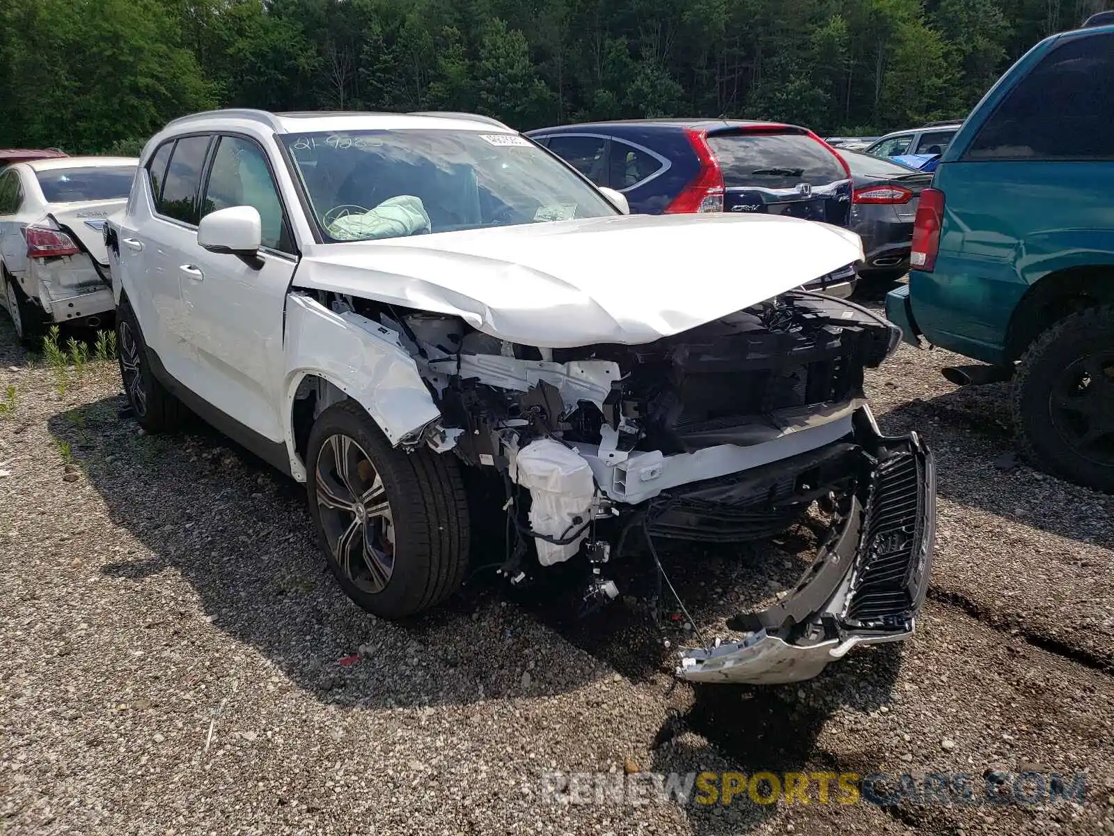 1 Photograph of a damaged car YV4162UL7M2471461 VOLVO XC40 2021