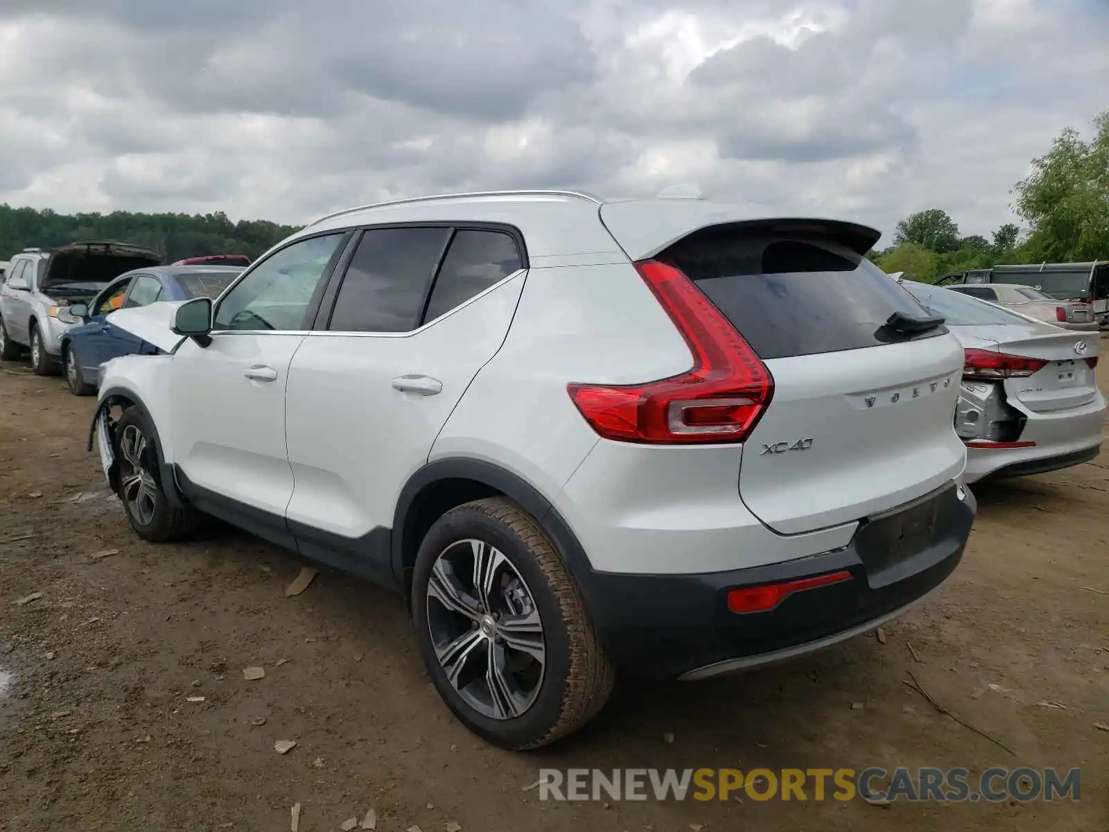 3 Photograph of a damaged car YV4162UL7M2471461 VOLVO XC40 2021