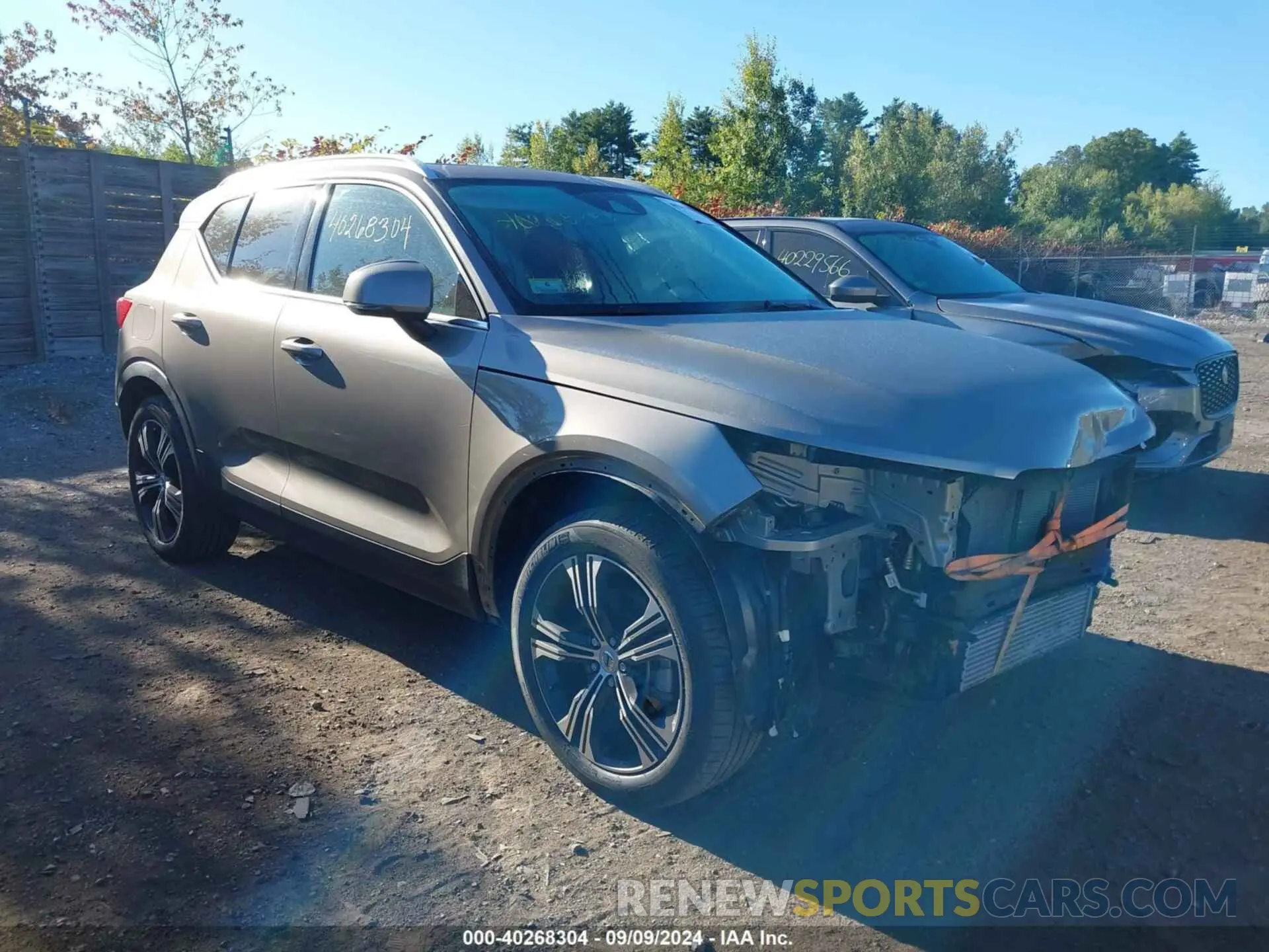 1 Photograph of a damaged car YV4162UL9M2543535 VOLVO XC40 2021