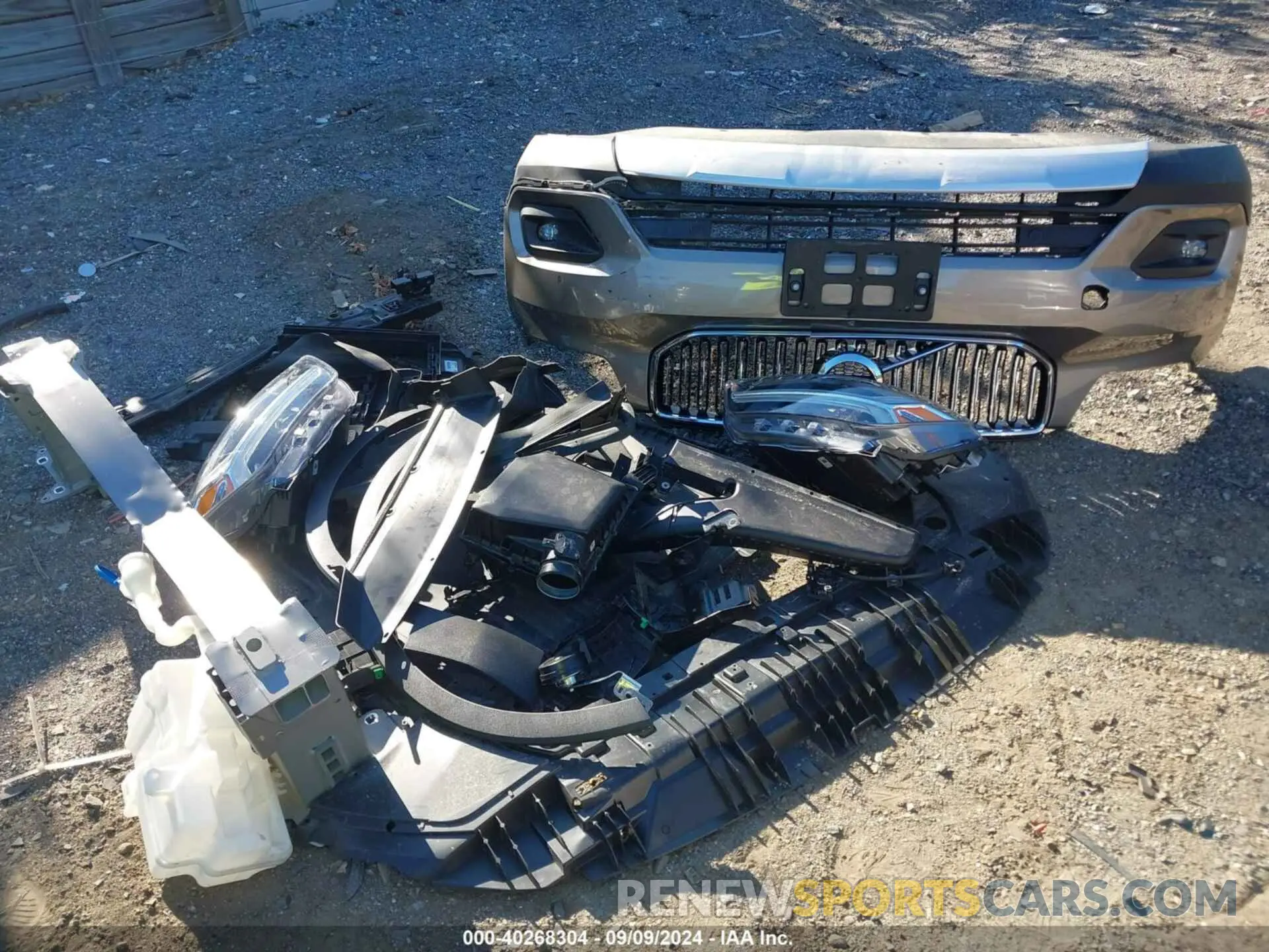 12 Photograph of a damaged car YV4162UL9M2543535 VOLVO XC40 2021