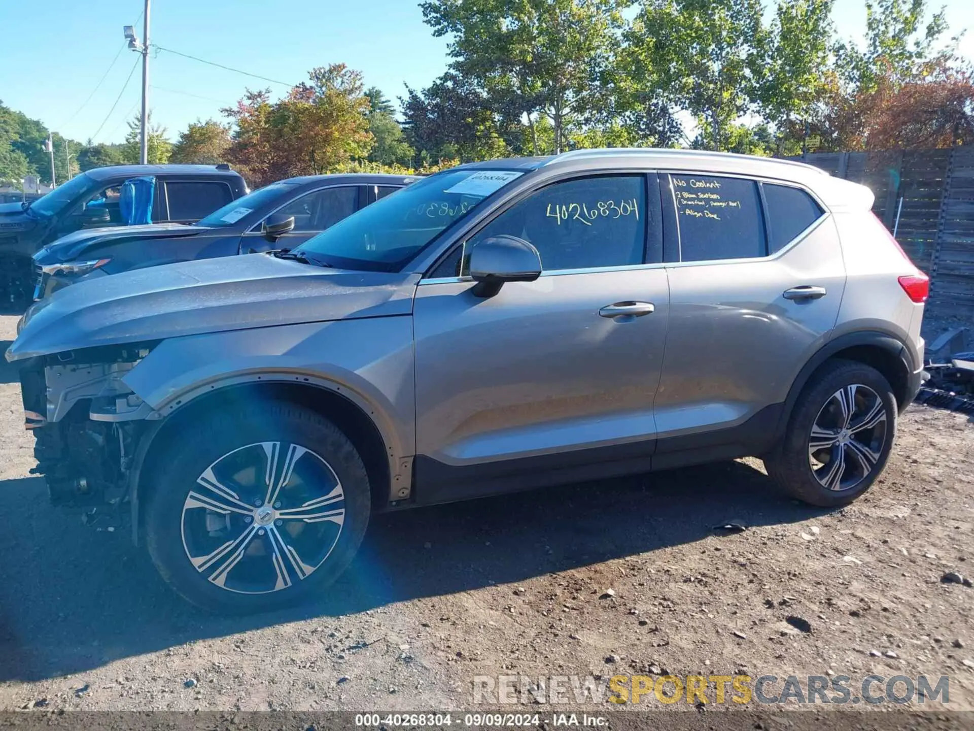 15 Photograph of a damaged car YV4162UL9M2543535 VOLVO XC40 2021