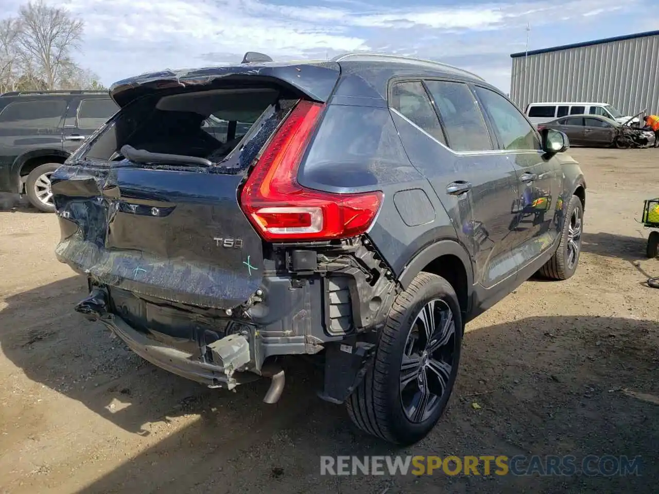 4 Photograph of a damaged car YV4162UL9M2548900 VOLVO XC40 2021