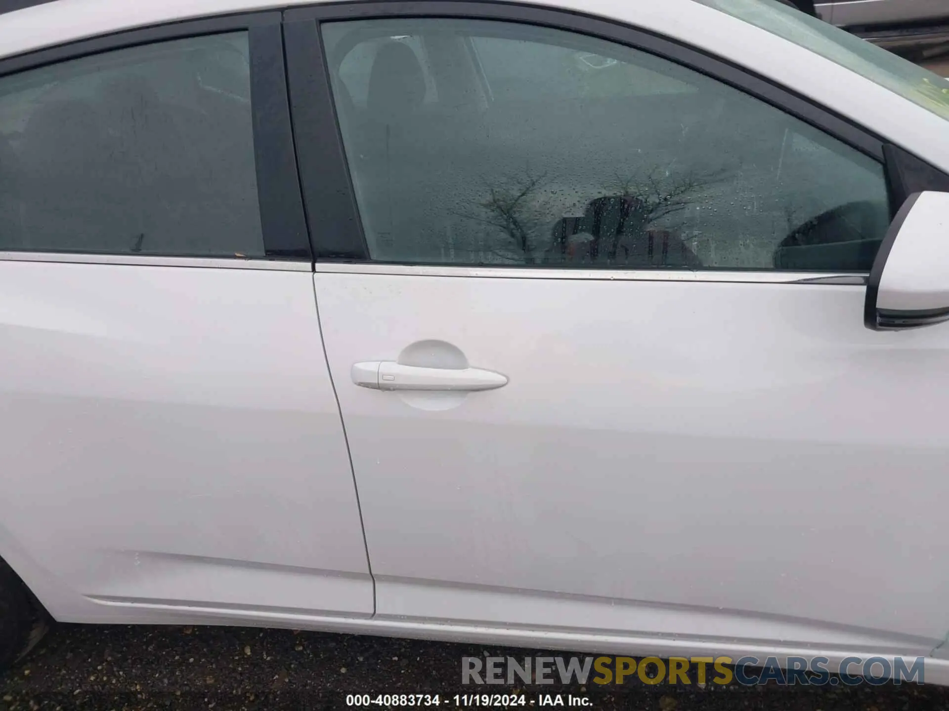 13 Photograph of a damaged car YV4162UM0M2615201 VOLVO XC40 2021