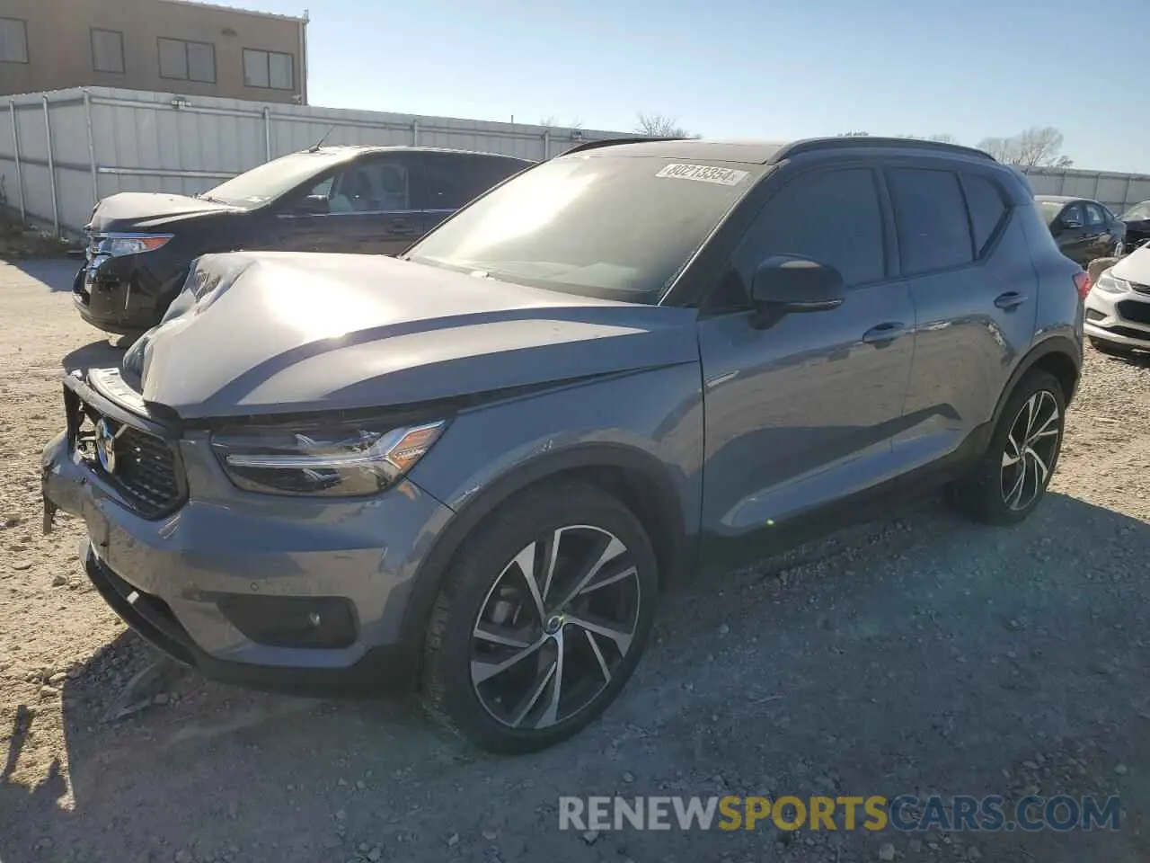 1 Photograph of a damaged car YV4162UM1M2605230 VOLVO XC40 2021