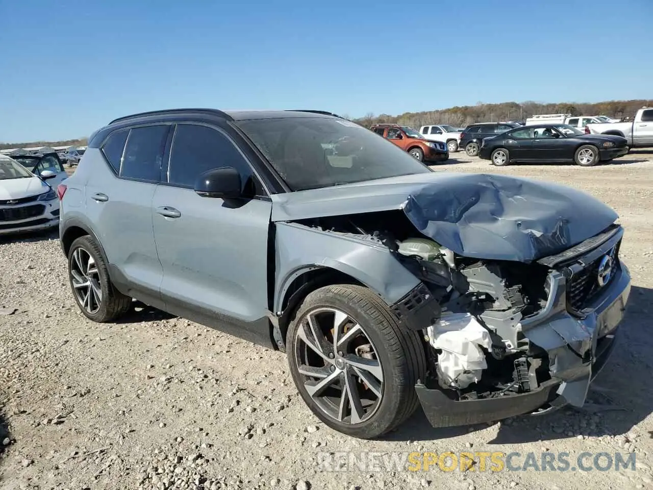 4 Photograph of a damaged car YV4162UM1M2605230 VOLVO XC40 2021