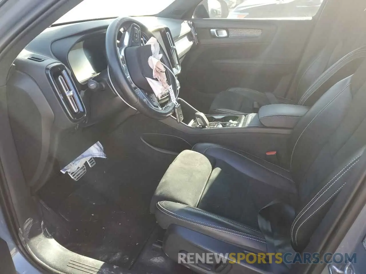 7 Photograph of a damaged car YV4162UM1M2605230 VOLVO XC40 2021