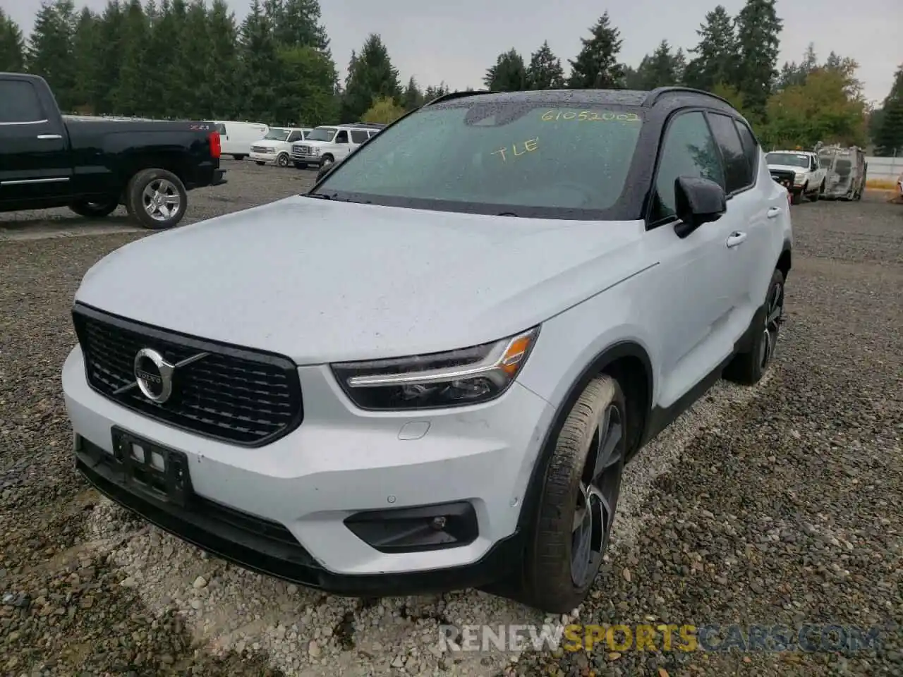 2 Photograph of a damaged car YV4162UM1M2613683 VOLVO XC40 2021